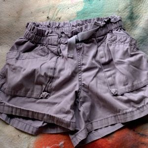Girl's light purple 💜 shorts 🩳